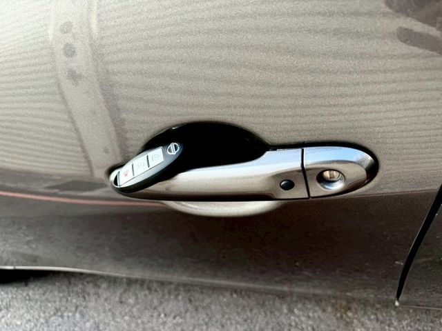 2019 Nissan Tiida 5D 旗艦版 升級：行車記錄器前後/倒車影像/抬頭顯示器/免鑰匙/摸門解鎖/環景影像  第15張相片