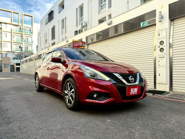 2021 Nissan Tiida 旗艦版 配備: 免鑰匙/摸門~CarPlay~原廠螢幕~盲點~抬頭~前後行車記錄器  第1張相片