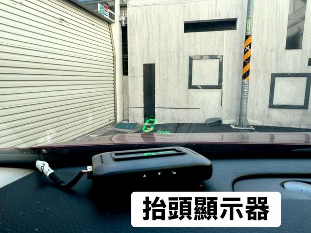 2021 Nissan Tiida 旗艦版 配備: 免鑰匙/摸門~CarPlay~原廠螢幕~盲點~抬頭~前後行車記錄器  第15張相片