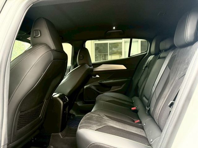 2024 Peugeot 408 GT Premium 總代理 一手 原廠保固內 升級：20吋AG鋁圈/ACC跟車/盲點  第12張相片