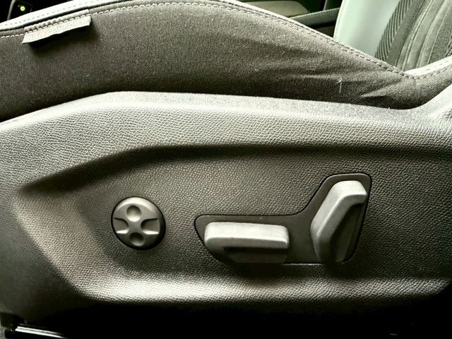 2024 Peugeot 408 GT Premium 總代理 一手 原廠保固內 升級：20吋AG鋁圈/ACC跟車/盲點  第13張相片