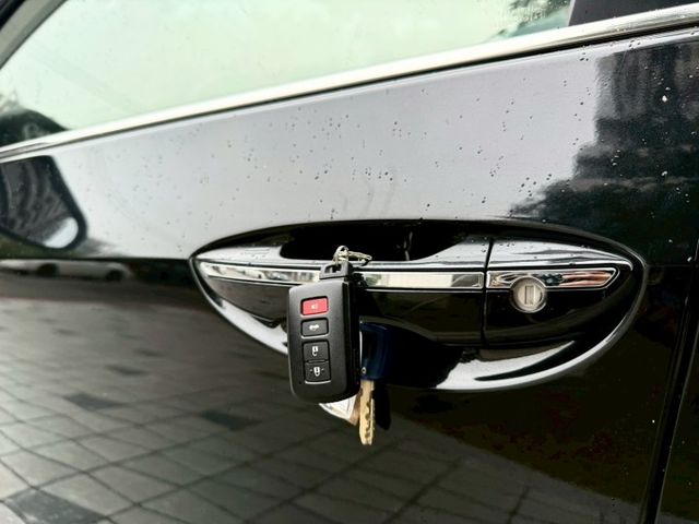 2019 TOYOTA Altis 經典版 升級：安卓機/抬頭/行車記錄器/免鑰匙/摸門/carplay/盲點/無線藍芽  第7張相片