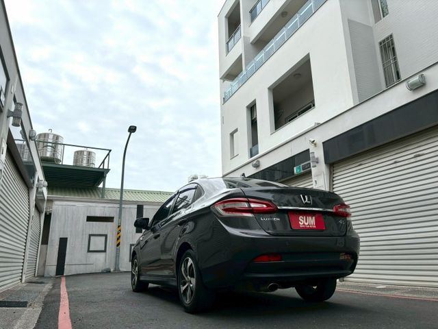 2017 Luxgen S3 1.6旗艦型 配備:藍牙/胎壓/定速/360環景/前方雷達/車道變換輔助  第6張相片