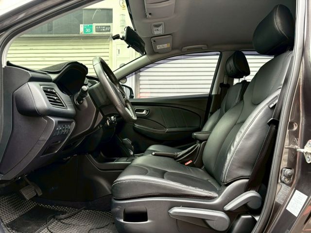 2017 Luxgen S3 1.6旗艦型 配備:藍牙/胎壓/定速/360環景/前方雷達/車道變換輔助  第8張相片