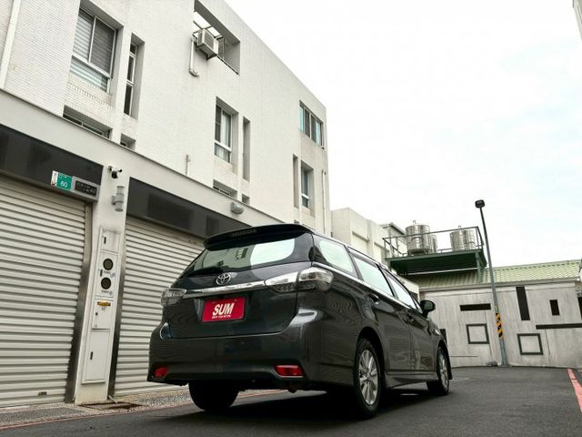 2014 TOYOTA WISH 經典版 配備: 恆溫空調~倒車顯影~胎壓偵測器~電折後視鏡~CD音響主機  第4張相片