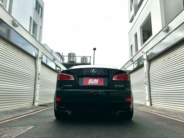 2011年 Lexus IS 250 黑色 免鑰匙/摸門解索/HID頭燈/電動天窗/換檔撥片  第5張相片