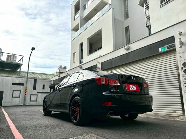 2011年 Lexus IS 250 黑色 免鑰匙/摸門解索/HID頭燈/電動天窗/換檔撥片  第6張相片