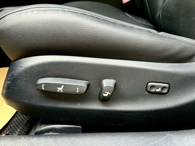 2011年 Lexus IS 250 黑色 免鑰匙/摸門解索/HID頭燈/電動天窗/換檔撥片  第9張相片