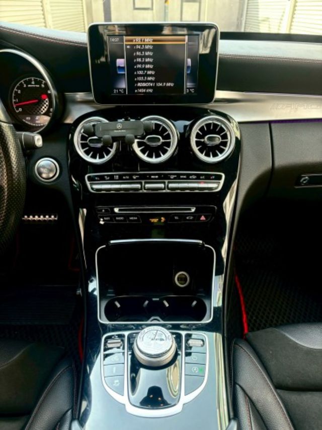 2016 C43 AMG 總代理 升級：發光旋轉高音/渦輪出風口/副駕飾板/柏林音響蓋/小鴨尾/360環景/盲點  第13張相片
