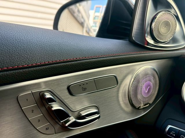 2016 C43 AMG 總代理 升級：發光旋轉高音/渦輪出風口/副駕飾板/柏林音響蓋/小鴨尾/360環景/盲點  第16張相片