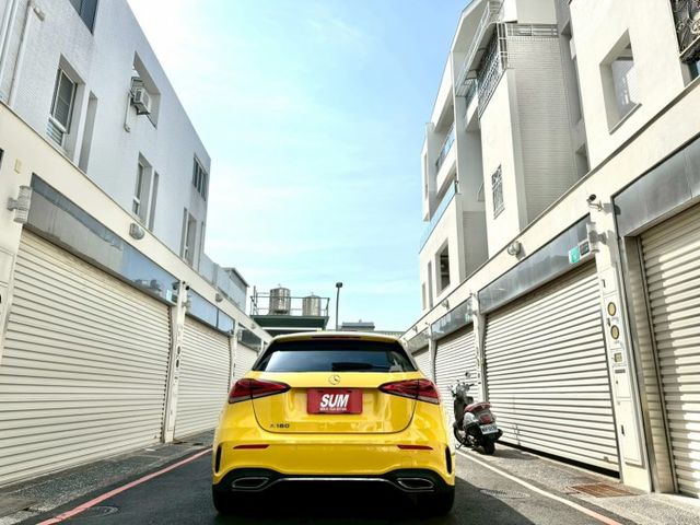 2020年Benz A180 AMG 原版件 配備: 免鑰匙/摸門/倒車影像/自動停車/空力套件/盲點/雙前電動記憶座椅  第5張相片