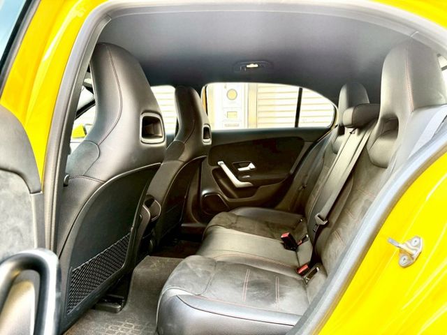 2020年Benz A180 AMG 原版件 配備: 免鑰匙/摸門/倒車影像/自動停車/空力套件/盲點/雙前電動記憶座椅  第12張相片
