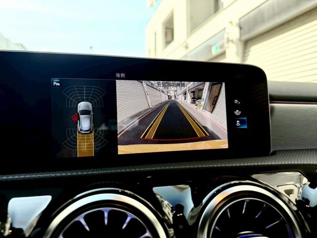2020年Benz A180 AMG 原版件 配備: 免鑰匙/摸門/倒車影像/自動停車/空力套件/盲點/雙前電動記憶座椅  第15張相片