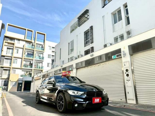 2013年 BMW 328i Xdrive4輪 升級：前大包M3 M-Sport後大包/方向盤/M版18吋鋁/雙前電熱椅  第1張相片