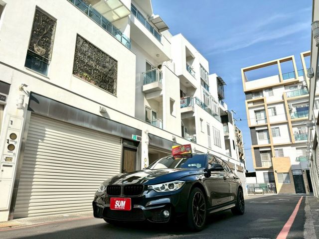 2013年 BMW 328i Xdrive4輪 升級：前大包M3 M-Sport後大包/方向盤/M版18吋鋁/雙前電熱椅  第3張相片