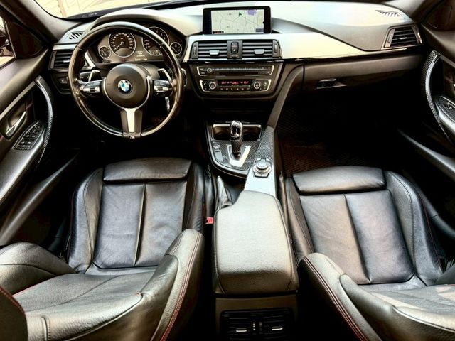 2013年 BMW 328i Xdrive4輪 升級：前大包M3 M-Sport後大包/方向盤/M版18吋鋁/雙前電熱椅  第9張相片