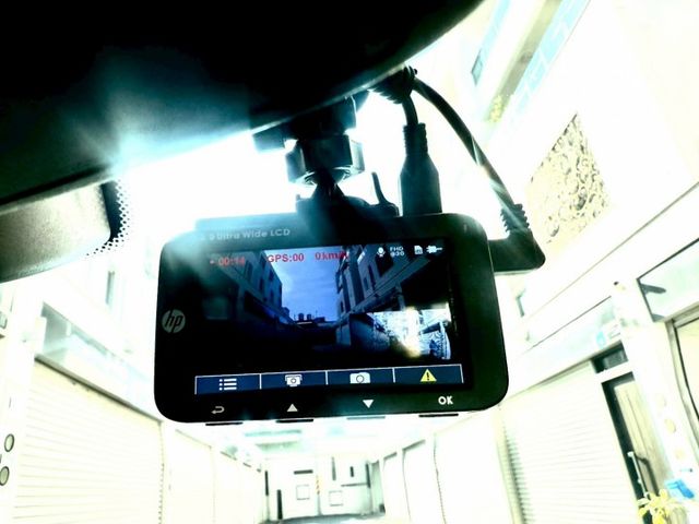 2013年 BMW 328i Xdrive4輪 升級：前大包M3 M-Sport後大包/方向盤/M版18吋鋁/雙前電熱椅  第13張相片