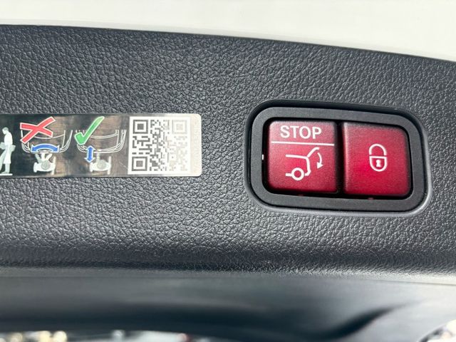 2024 GLC300 SUV 配備:免鑰匙/摸門~盲點~自動停車~氣氛燈~CarPlay~腳踢尾門~雙前電動記憶加熱座  第12張相片