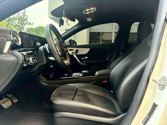 2020 CLA250 AMG 4MATIC 配備:多光束頭燈~22P~全景天窗~腳踢尾門~CarPlay~電動加熱座椅  第10張相片