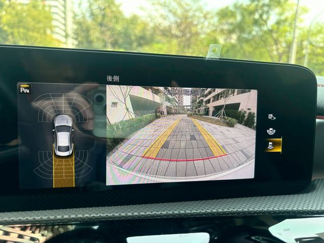 2020 CLA250 AMG 4MATIC 配備:多光束頭燈~22P~全景天窗~腳踢尾門~CarPlay~電動加熱座椅  第13張相片