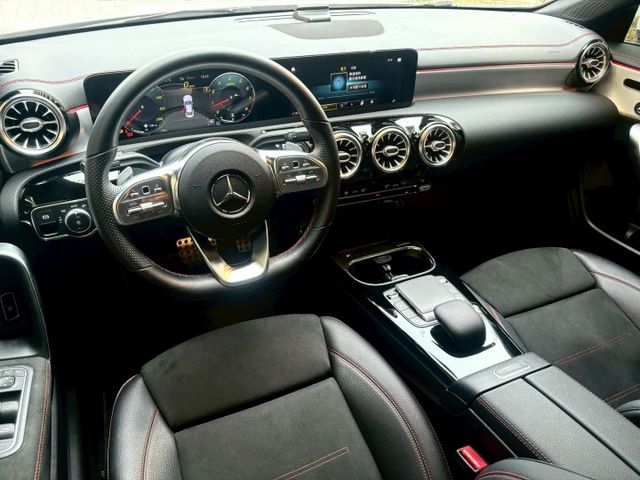 2020 CLA250 AMG 4MATIC 配備:多光束頭燈~22P~全景天窗~腳踢尾門~CarPlay~電動加熱座椅  第14張相片