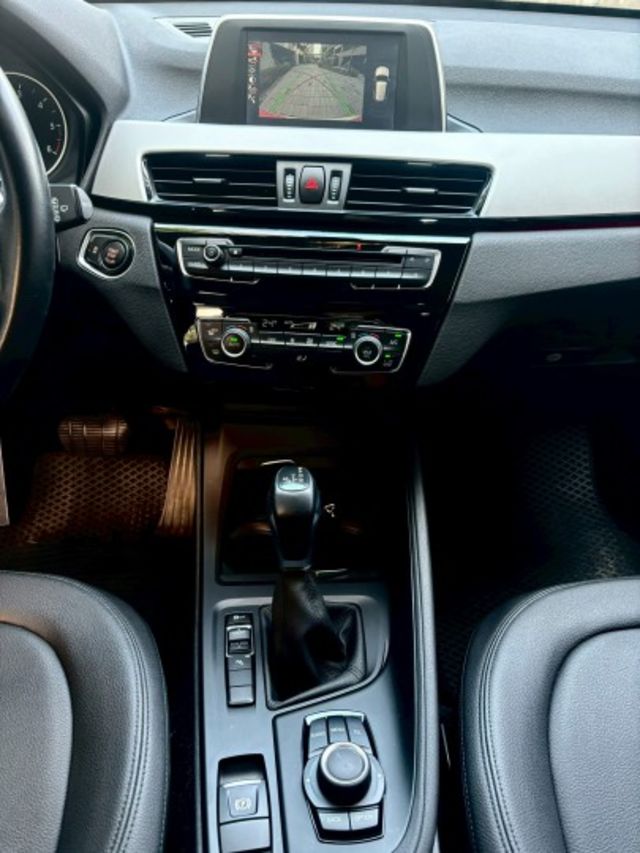 2016 BMW X1 sDrive18d 總代理 自動停車~摸門解鎖~無線藍芽~雙前座電動座椅~氣氛燈  第10張相片