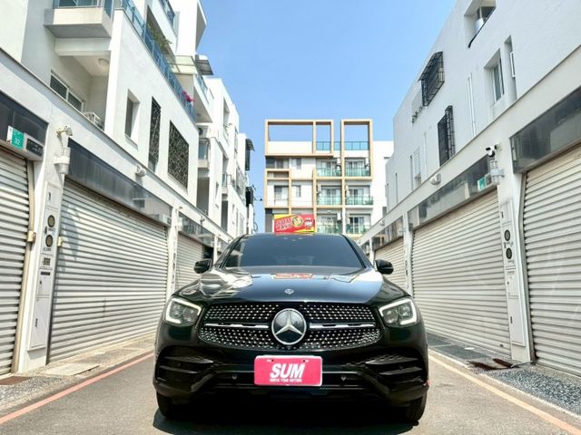 2019年GLC300CoupeAMG小改款 柏林之音/360環景/多光束頭燈/四門摸門/Carplay/電熱座椅  第2張相片