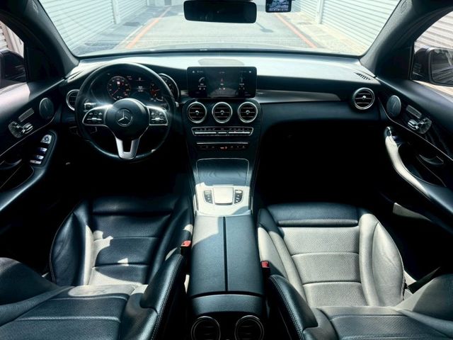 2019年GLC300CoupeAMG小改款 柏林之音/360環景/多光束頭燈/四門摸門/Carplay/電熱座椅  第10張相片