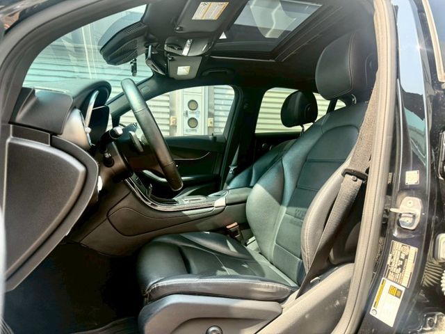 2019年GLC300CoupeAMG小改款 柏林之音/360環景/多光束頭燈/四門摸門/Carplay/電熱座椅  第11張相片