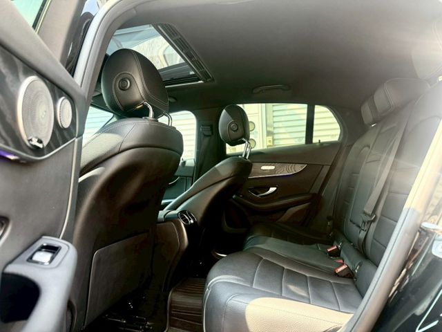 2019年GLC300CoupeAMG小改款 柏林之音/360環景/多光束頭燈/四門摸門/Carplay/電熱座椅  第12張相片