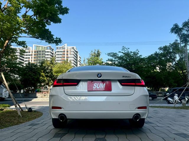 2023 BMW 330i Sport line ID8 下訂送升級M版包 遠端啟動/摸門解鎖/盲點/5AS套件/加熱座  第5張相片
