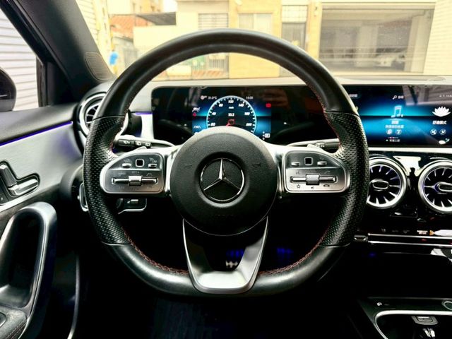 2021 Benz A180 AMG 總代理 免鑰匙/摸門/23P跟車/Carplay/盲點/雙前電動座椅/18吋鋁圈  第17張相片