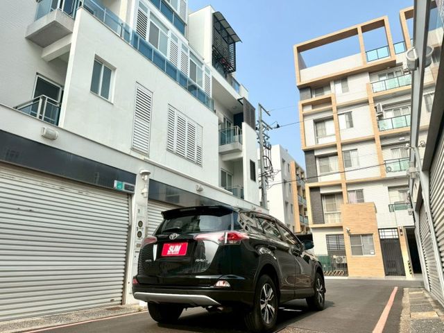 2016年 Toyota Rav4 頂級 小改款 配備:免鑰匙/摸門/TSS跟車/車道偏移/倒車顯影/駕駛座電動調整  第4張相片