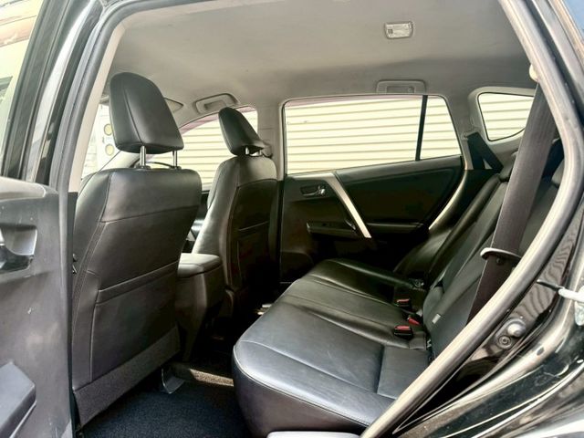 2016年 Toyota Rav4 頂級 小改款 配備:免鑰匙/摸門/TSS跟車/車道偏移/倒車顯影/駕駛座電動調整  第11張相片