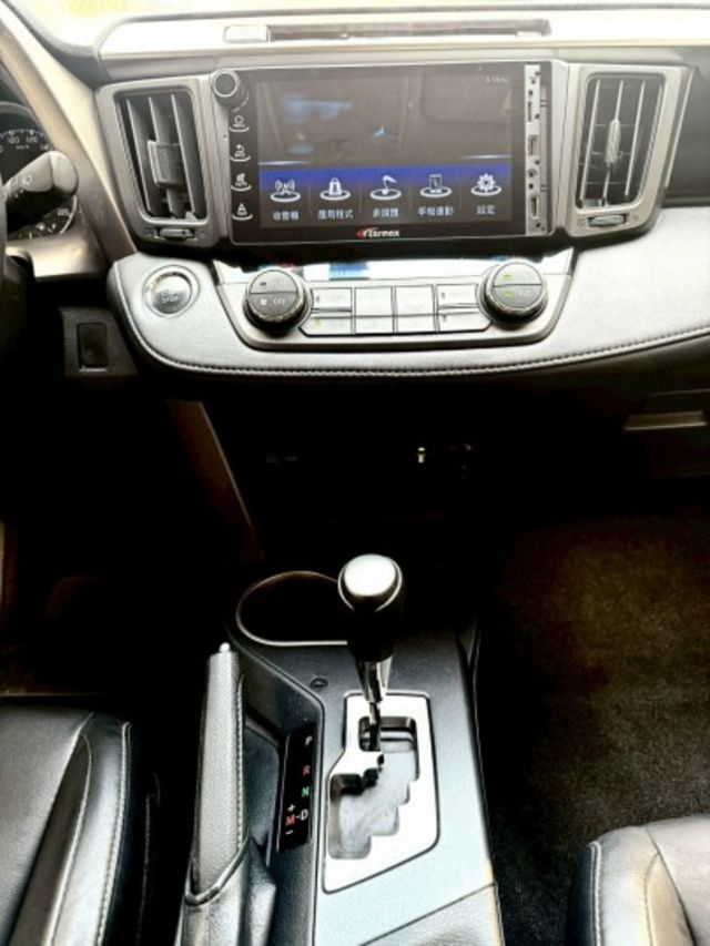 2016年 Toyota Rav4 頂級 小改款 配備:免鑰匙/摸門/TSS跟車/車道偏移/倒車顯影/駕駛座電動調整  第14張相片