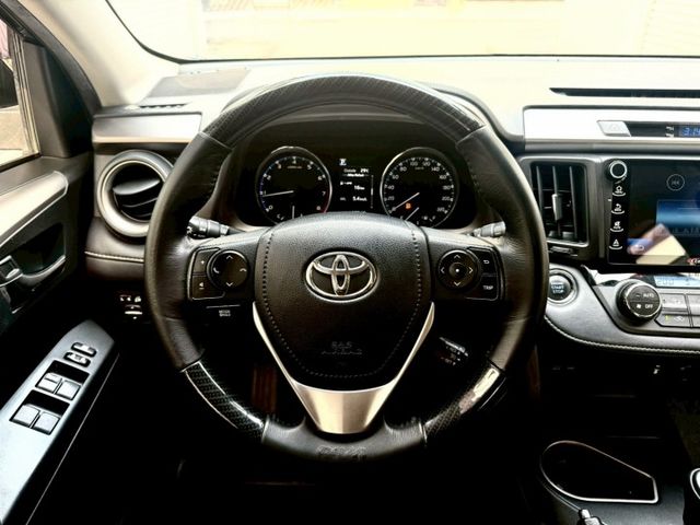 2016年 Toyota Rav4 頂級 小改款 配備:免鑰匙/摸門/TSS跟車/車道偏移/倒車顯影/駕駛座電動調整  第18張相片