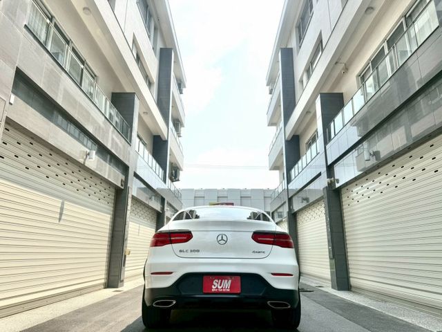2019年 GLC300 Coupe 4Matic AMG 23P跟車/黑色天篷/盲點偵測/雙前加熱座椅/腳踢電尾  第5張相片