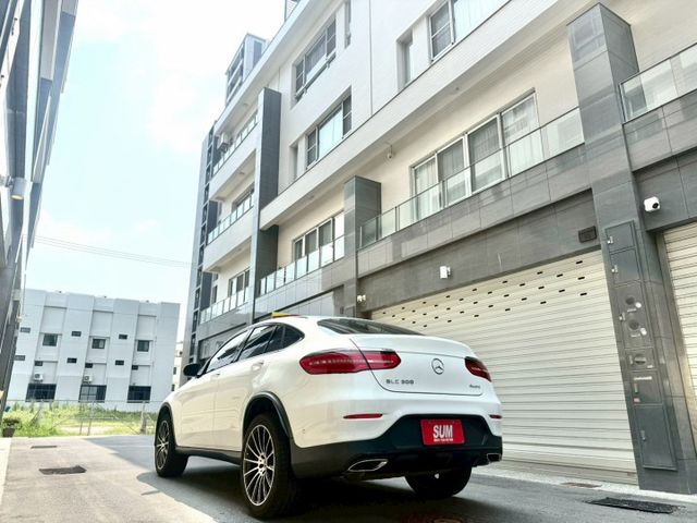 2019年 GLC300 Coupe 4Matic AMG 23P跟車/黑色天篷/盲點偵測/雙前加熱座椅/腳踢電尾  第6張相片