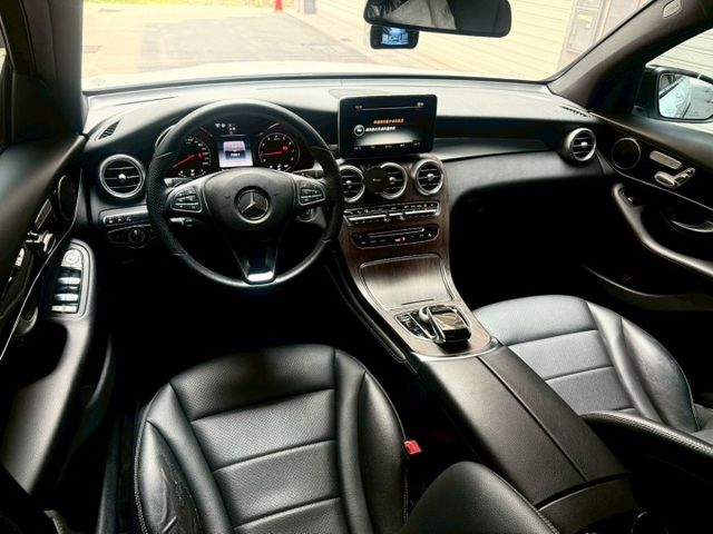 2019年 GLC300 Coupe 4Matic AMG 23P跟車/黑色天篷/盲點偵測/雙前加熱座椅/腳踢電尾  第12張相片