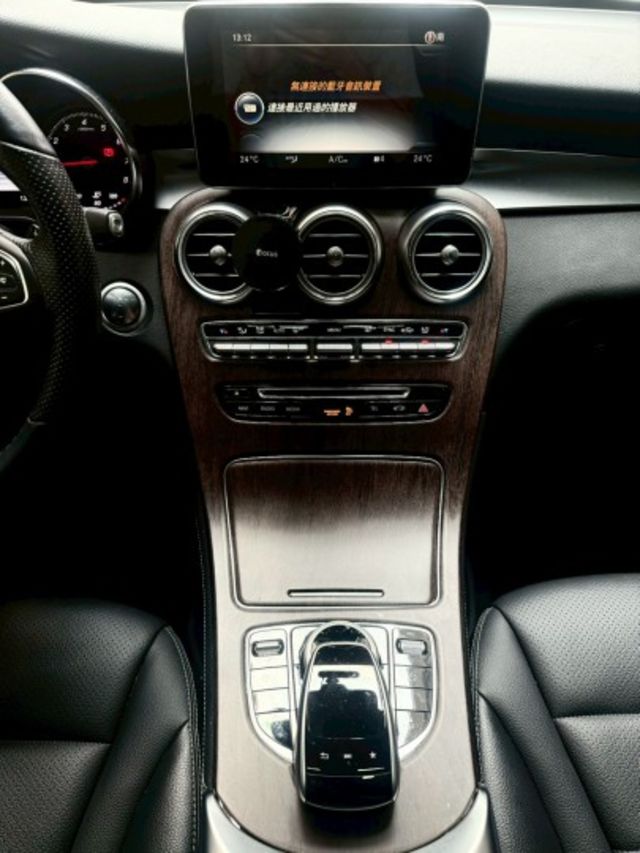 2019年 GLC300 Coupe 4Matic AMG 23P跟車/黑色天篷/盲點偵測/雙前加熱座椅/腳踢電尾  第14張相片