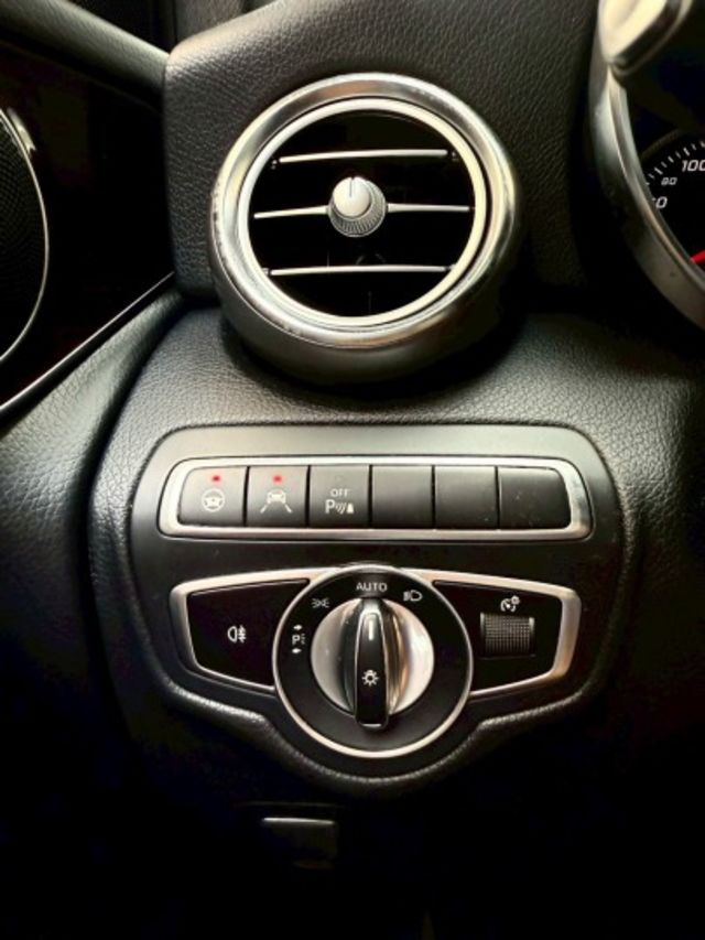 2019年 GLC300 Coupe 4Matic AMG 23P跟車/黑色天篷/盲點偵測/雙前加熱座椅/腳踢電尾  第15張相片