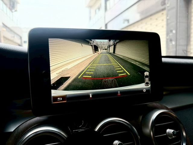 2019年 GLC300 Coupe 4Matic AMG 23P跟車/黑色天篷/盲點偵測/雙前加熱座椅/腳踢電尾  第16張相片