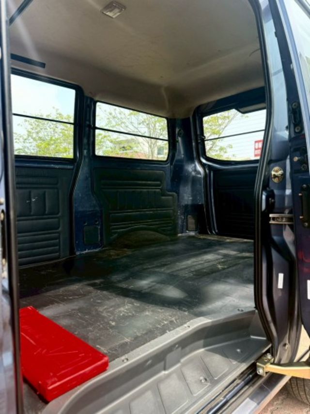 2020年 凌利A180 1.5c 手排 箱式 藍 原版件 光感頭燈 盲點偵測 行車記錄器前後錄 後座出風口  第8張相片