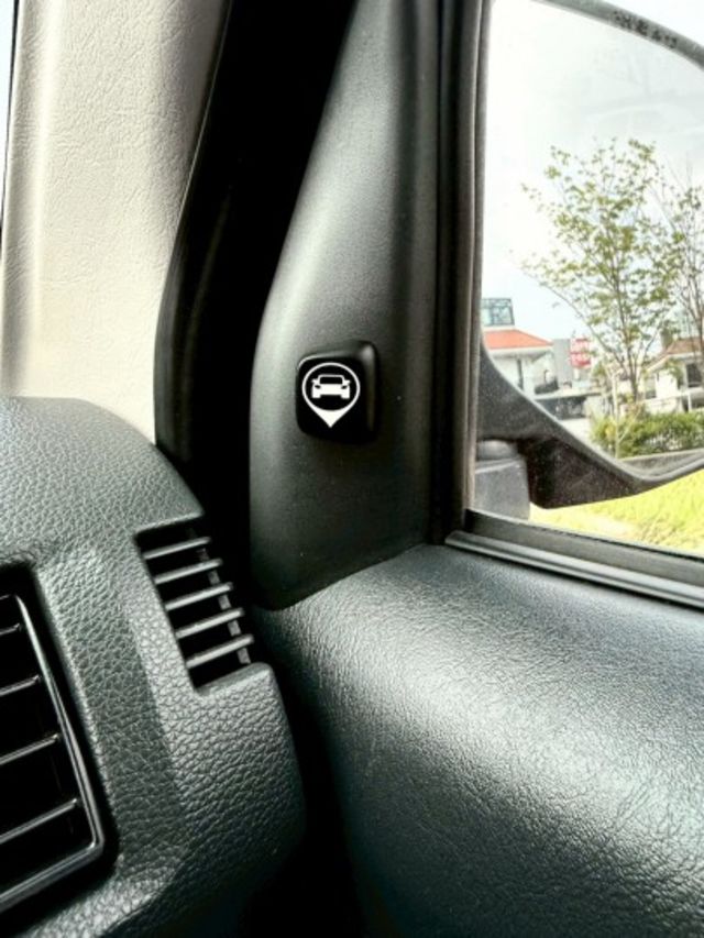 2020年 凌利A180 1.5c 手排 箱式 藍 原版件 光感頭燈 盲點偵測 行車記錄器前後錄 後座出風口  第9張相片