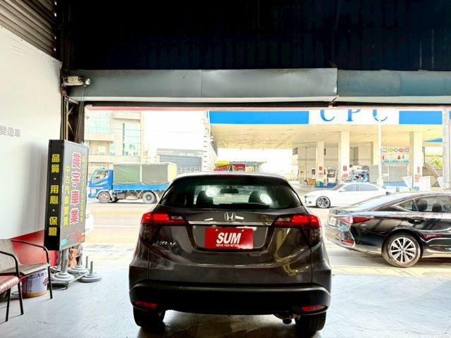 2019年 Honda HRV S版 配備:免鑰匙~摸門解鎖~定速巡航~倒車顯影~電折後視鏡~行車記錄器  第5張相片