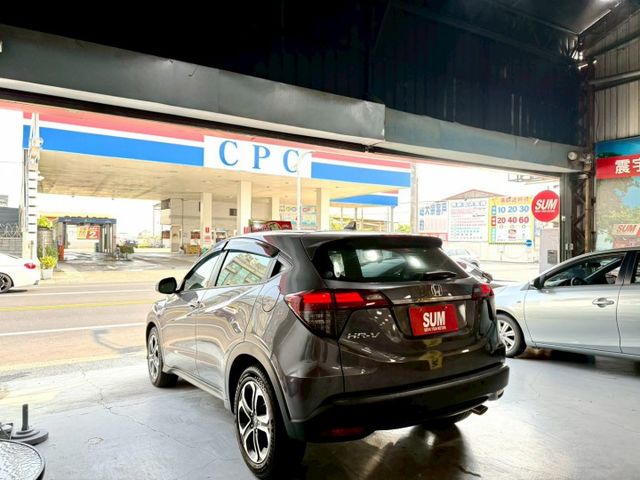 2019年 Honda HRV S版 配備:免鑰匙~摸門解鎖~定速巡航~倒車顯影~電折後視鏡~行車記錄器  第6張相片