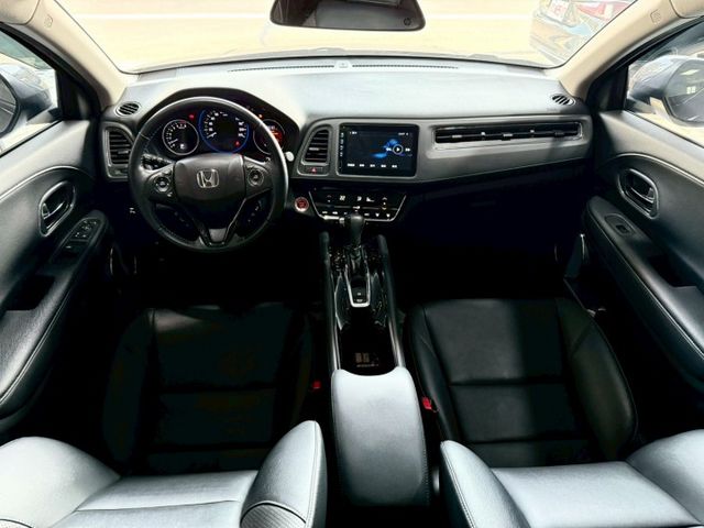 2019年 Honda HRV S版 配備:免鑰匙~摸門解鎖~定速巡航~倒車顯影~電折後視鏡~行車記錄器  第8張相片