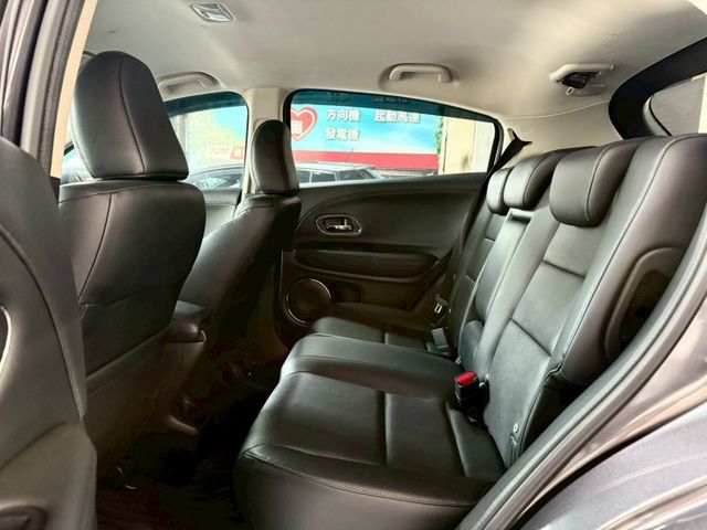 2019年 Honda HRV S版 配備:免鑰匙~摸門解鎖~定速巡航~倒車顯影~電折後視鏡~行車記錄器  第10張相片