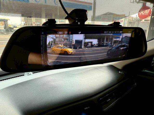 2019年 Honda HRV S版 配備:免鑰匙~摸門解鎖~定速巡航~倒車顯影~電折後視鏡~行車記錄器  第13張相片