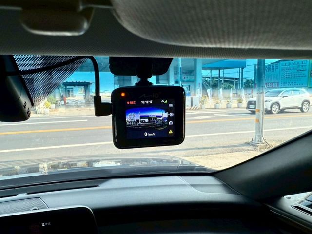 2020年 Lexus ES200 頂級版 免鑰匙~摸門解鎖~ACC跟車~盲點~Carplay~無線充電盤~雙冷熱通風椅  第15張相片